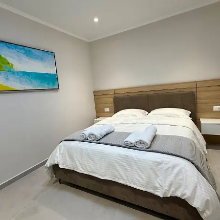 Apartment Boulevard Suites-lushnje *