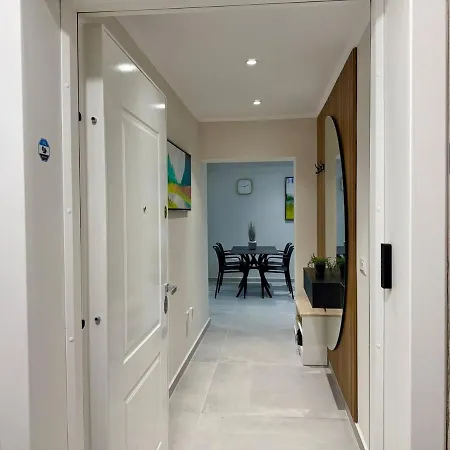 Boulevard Suites-lushnje