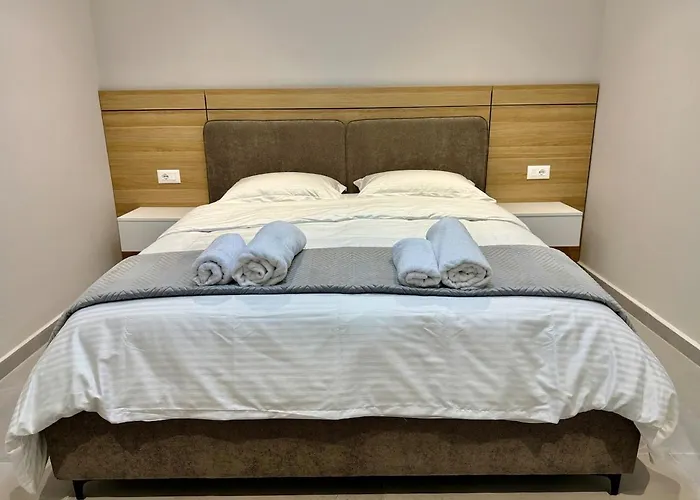 Apartment Boulevard Suites-lushnje *