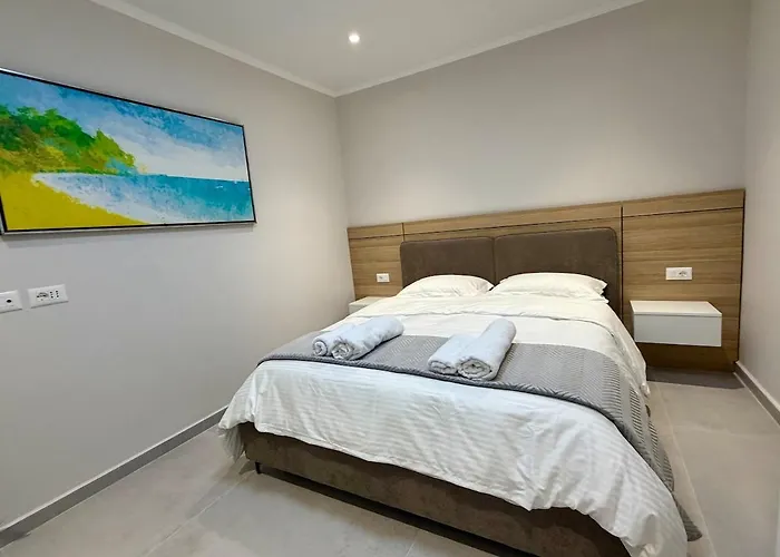 Apartment Boulevard Suites-lushnje *